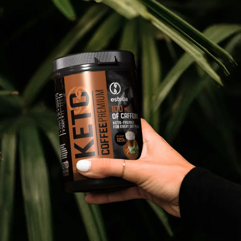 Keto Coffee Premium in mano